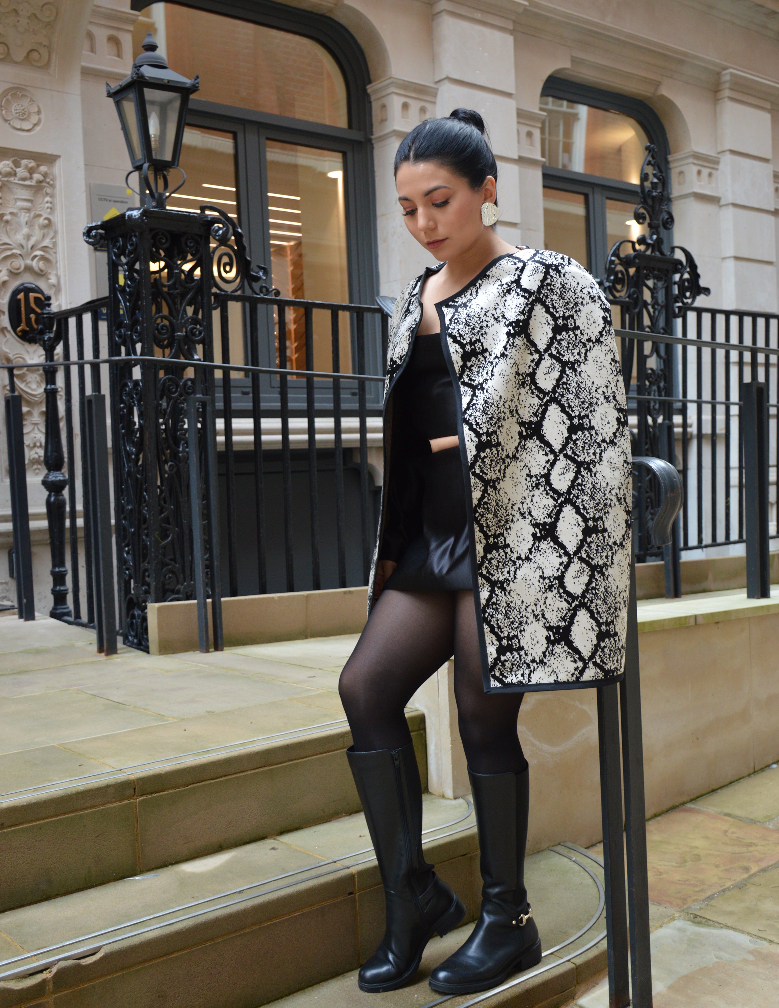 Black and White Snake Print Cape